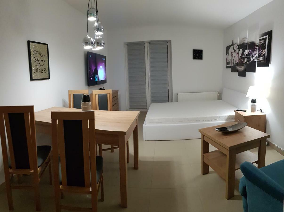 Apartamenty Rest Studio Self Check-In 24H 바이톰 외부 사진