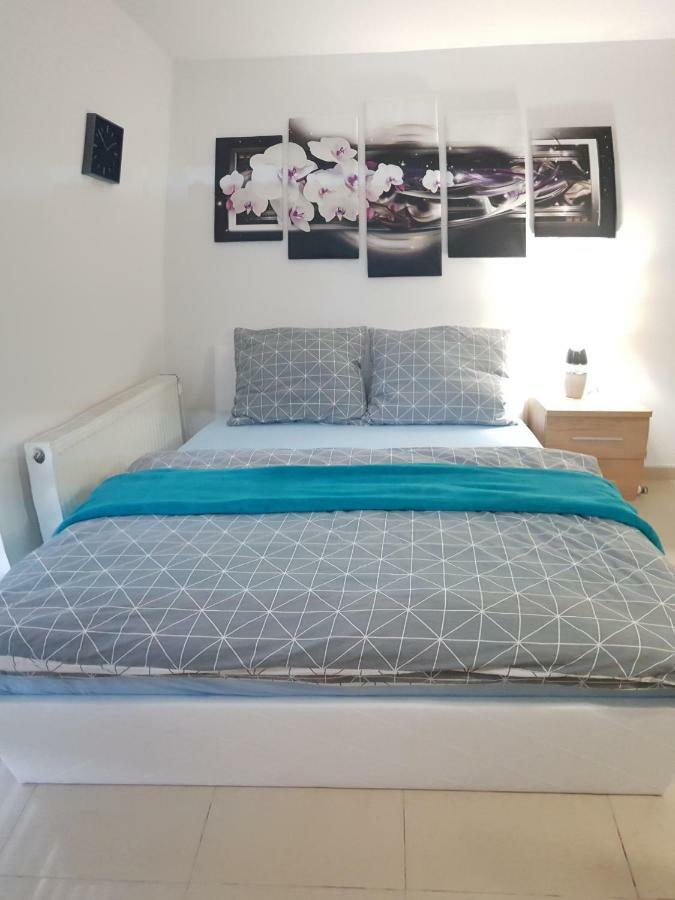 Apartamenty Rest Studio Self Check-In 24H 바이톰 외부 사진